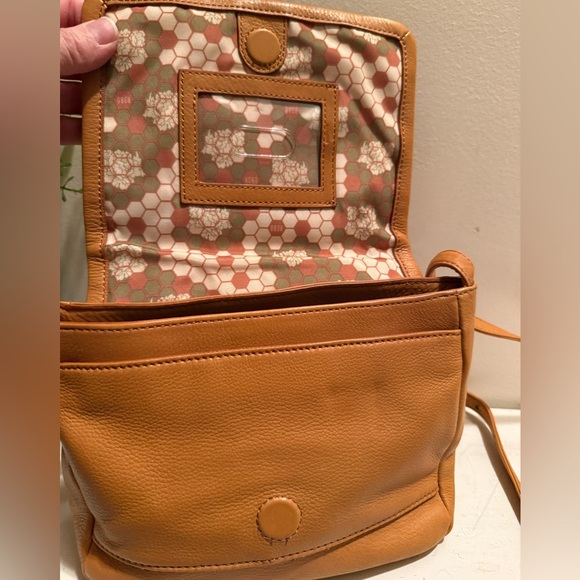 HOBO International Tan Leather Crossbody Bag - Picture 5 of 9